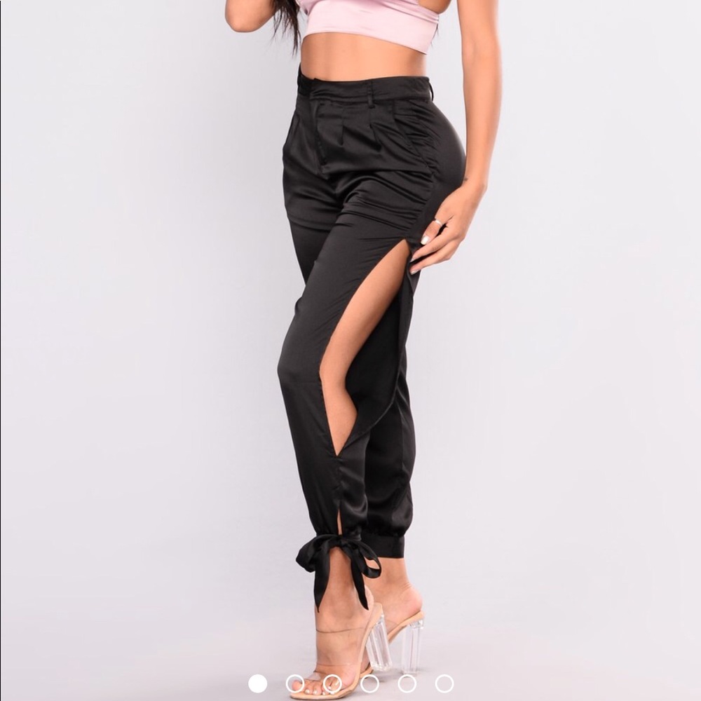 Fashion nova 🖤mid rise ankle pants in grey!